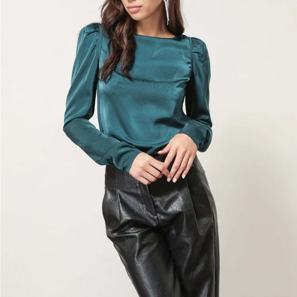Line & Dot Elliot Top - Picture 5 of 7
